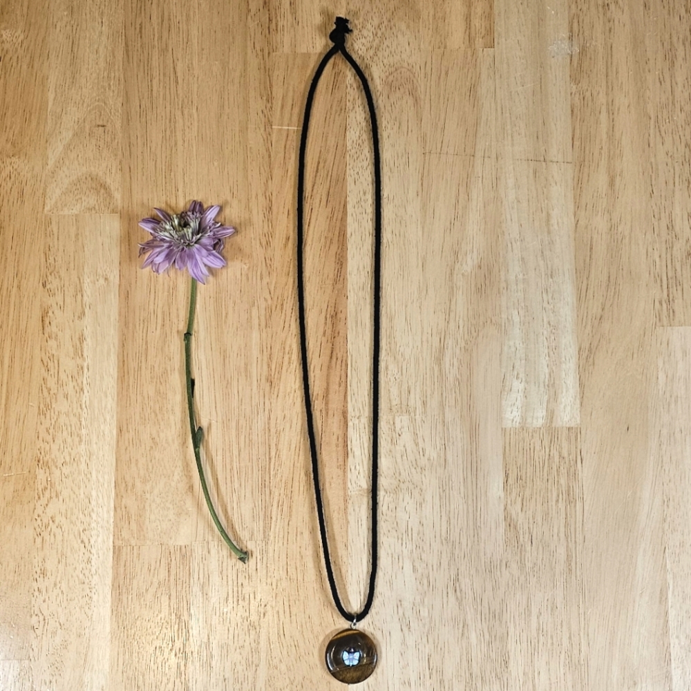 Tigers Eye Butterfly Pendant Necklace - Picture 3 of 6
